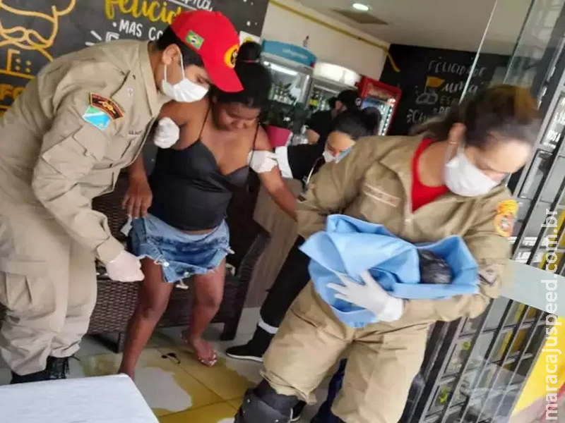 “Desesperador e emocionante”, diz comerciante que viu bebê nascer em esfiharia “Desesperador e emocionante”, diz comerciante que viu bebê nascer em esfiharia