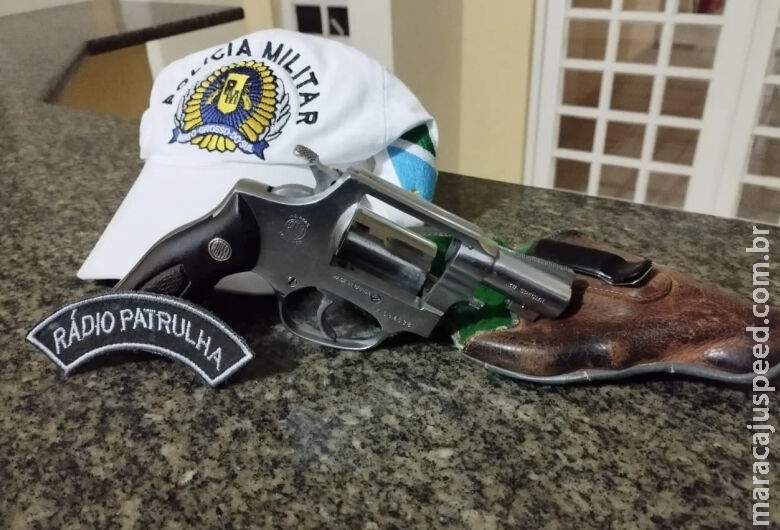 Dois são presos por algazarra e disparos de arma de fogo em Coxim Dois são presos por algazarra e disparos de arma de fogo em Coxim