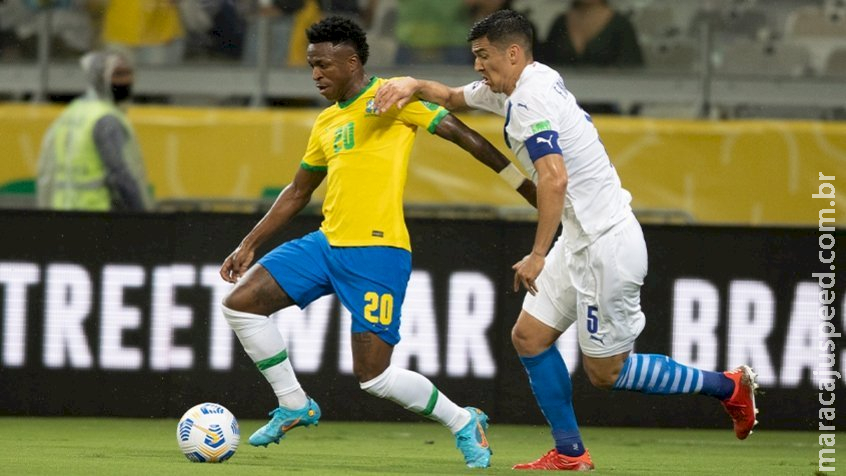 Fifa multa CBF por invasão de campo em jogo do Brasil e Paraguai no Mineirão, pelas Eliminatórias Fifa multa CBF por invasão de campo em jogo do Brasil e Paraguai no Mineirão, pelas Eliminatórias