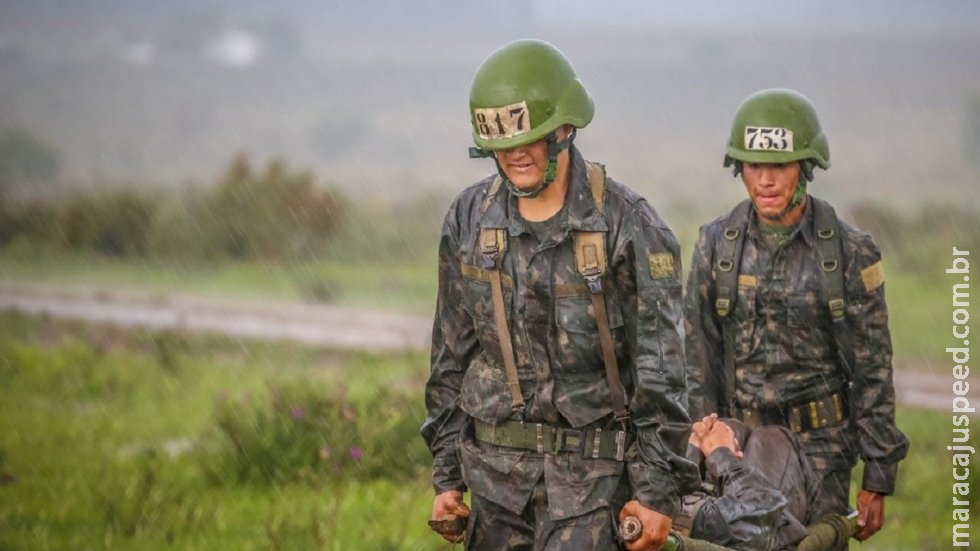 Foguete do Exército cai em plantação de Formosa (GO) Foguete do Exército cai em plantação de Formosa (GO)