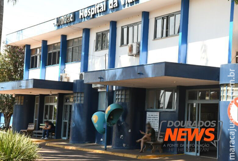 Homem é esfaqueado por desconhecido que se aproximou para pedir isqueiro Homem é esfaqueado por desconhecido que se aproximou para pedir isqueiro