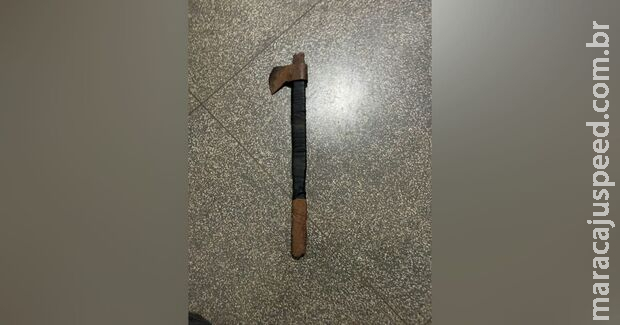 Homem é preso após usar machado para ameaçar e tentar estuprar adolescente em MS Homem é preso após usar machado para ameaçar e tentar estuprar adolescente em MS