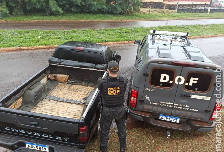Homem é preso traficando maconha e cocaína em fundo falso de veículo Homem é preso traficando maconha e cocaína em fundo falso de veículo
