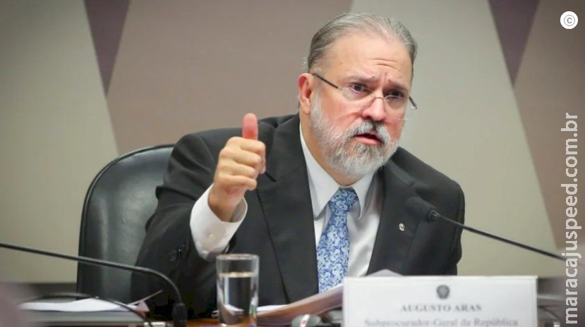 Indulto de Bolsonaro a Daniel Silveira é constitucional, diz PGR