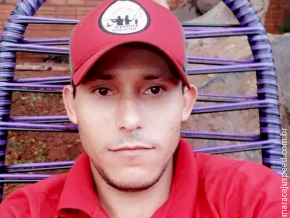 Jovem morre ao ser atropelado por caminhonete às margens da MS-156 Jovem morre ao ser atropelado por caminhonete às margens da MS-156