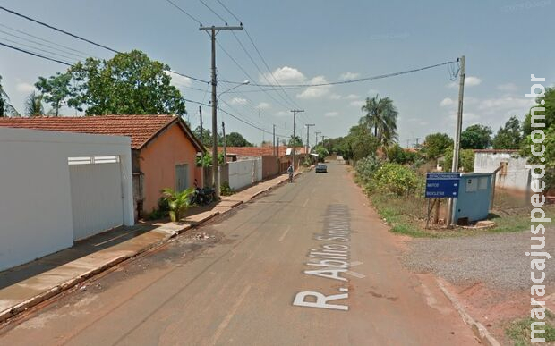 Jovem toma facadas por não ter celular durante assalto em Três Lagoas Jovem toma facadas por não ter celular durante assalto em Três Lagoas
