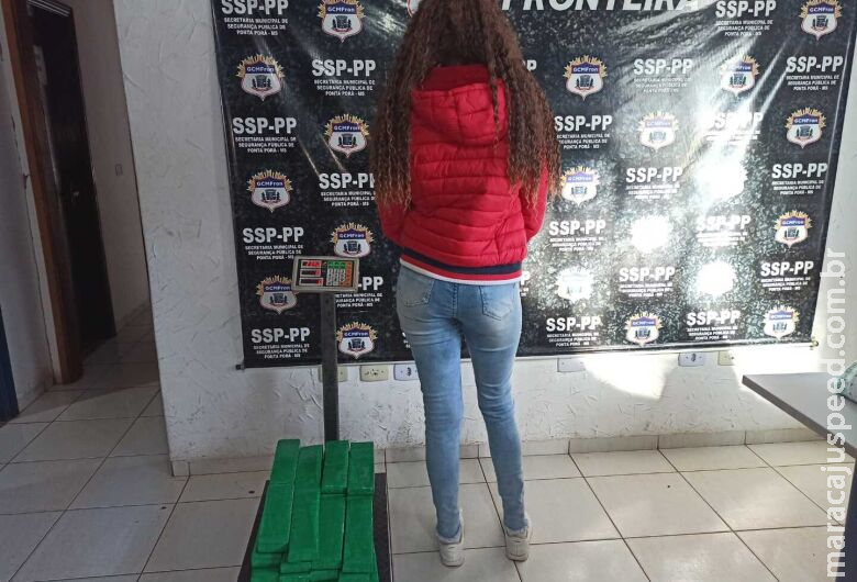 Modelo paulista obrigada a traficar é presa na região de fronteira Modelo paulista obrigada a traficar é presa na região de fronteira