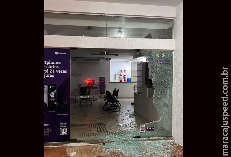 Morador no RJ é preso após estourar porta de vidro de loja para furtar celulares