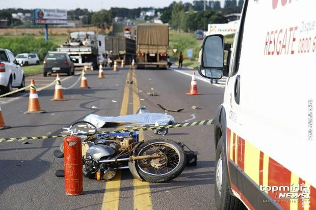 Motociclista bate na traseira de ônibus e morre em Três Lagoas Motociclista bate na traseira de ônibus e morre em Três Lagoas