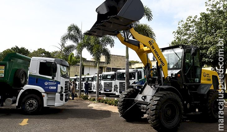 MS entrega 3,8 mil equipamentos agrícolas em um investimento de R$ 1,2 bilhão MS entrega 3,8 mil equipamentos agrícolas em um investimento de R$ 1,2 bilhão