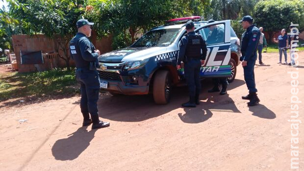 Mulher apanha do marido e fica trancada em casa em Dourados Mulher apanha do marido e fica trancada em casa em Dourados