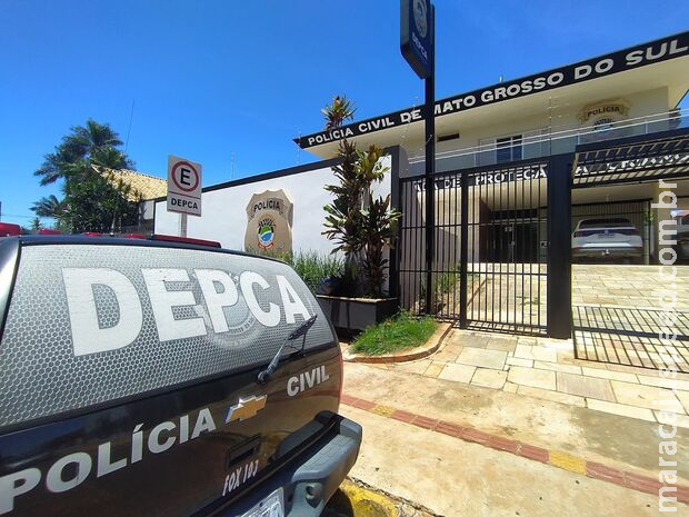 Mulher que foi mantida presa em casa durante dois meses sem luz e água é resgatada Mulher que foi mantida presa em casa durante dois meses sem luz e água é resgatada