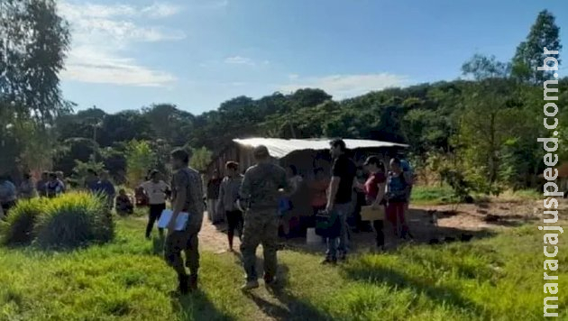 Para defender a mãe, menino de 10 anos mata padrasto a facadas Para defender a mãe, menino de 10 anos mata padrasto a facadas