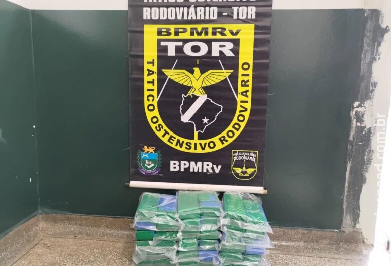 Passageiro é flagrado transportando carga de maconha em ônibus Passageiro é flagrado transportando carga de maconha em ônibus