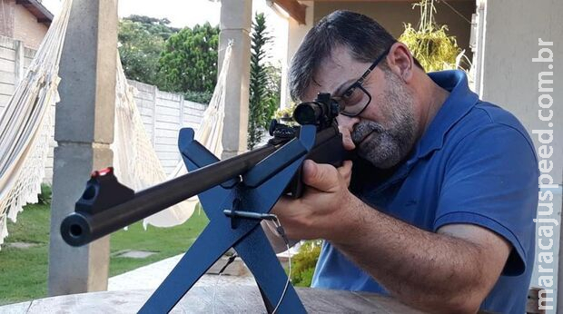 Pastor armamentista diz que Pastor armamentista diz que