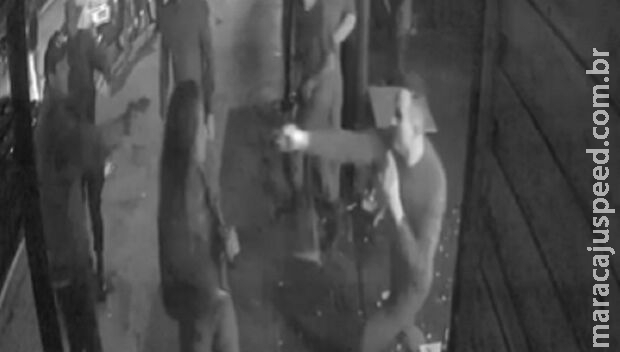 PMs que atiraram em filho de secretária são afastados em Jardim PMs que atiraram em filho de secretária são afastados em Jardim