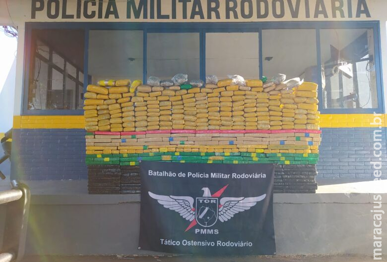 Polícia apreende 412 quilos de maconha e 110 quilos de skunk na MS-289 Polícia apreende 412 quilos de maconha e 110 quilos de skunk na MS-289