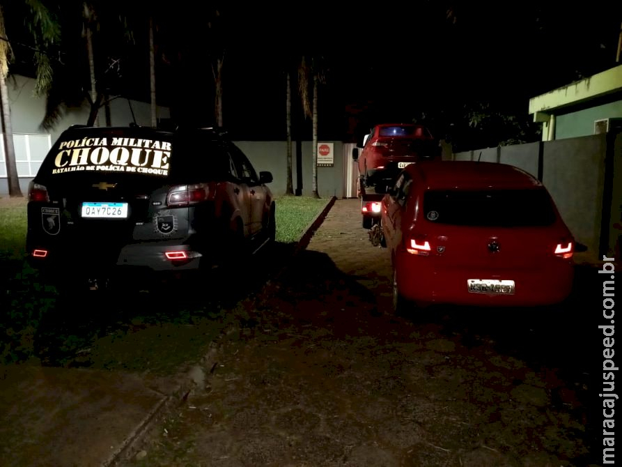 Polícia fez cerco contra bandidos que roubaram carros e um acabou morto em troca de tiros