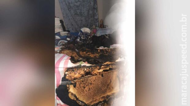Policiais salvam mulher de casa incendiada no Jardim Los Angeles Policiais salvam mulher de casa incendiada no Jardim Los Angeles