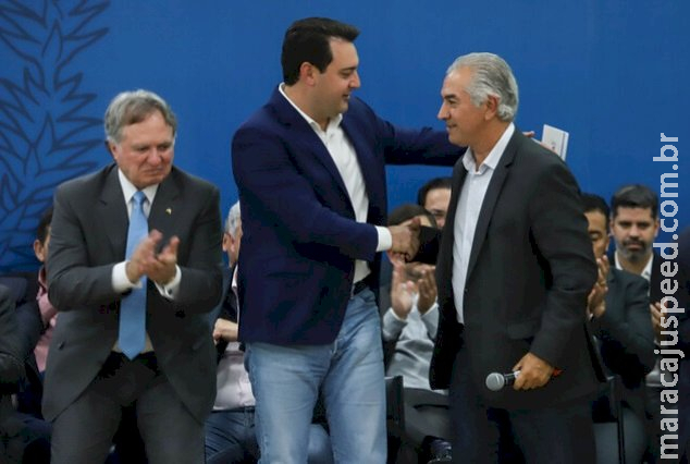 Reinaldo assina com governador do PR convênio para ponte em Batayporã Reinaldo assina com governador do PR convênio para ponte em Batayporã