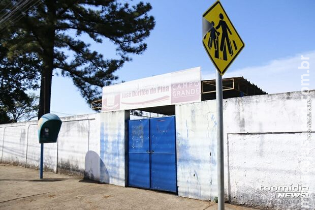 Semed afasta funcionária suspeita de assediar aluno em escola no Jardim Monumento Semed afasta funcionária suspeita de assediar aluno em escola no Jardim Monumento