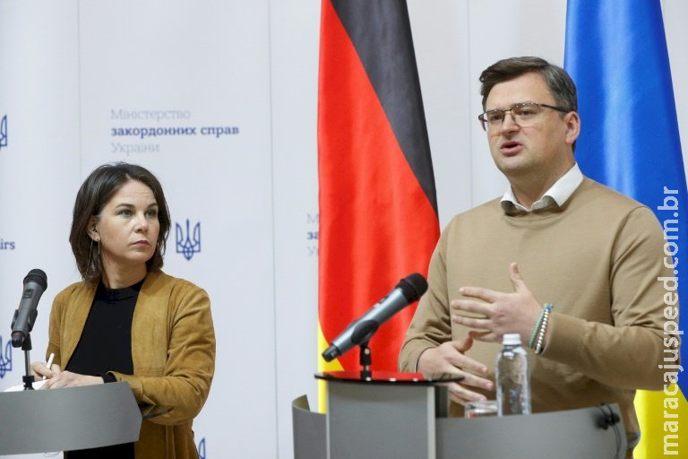 Ucrânia afirma que sua adesão à UE é questão de ‘guerra e paz’ na Europa Ucrânia afirma que sua adesão à UE é questão de ‘guerra e paz’ na Europa