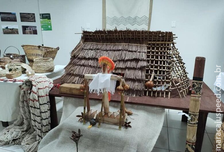 UFGD promove exposição sobre religiosidade indígena e intolerância UFGD promove exposição sobre religiosidade indígena e intolerância
