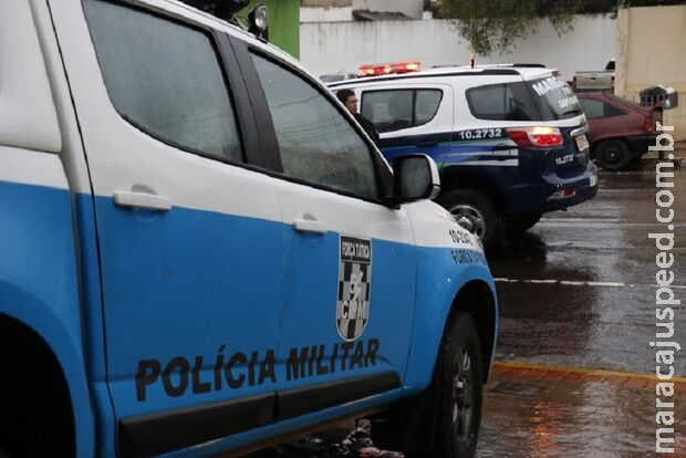 Viciados em pó dão tiro para o alto e são presos em caminhonete no Danúzio Azul Viciados em pó dão tiro para o alto e são presos em caminhonete no Danúzio Azul