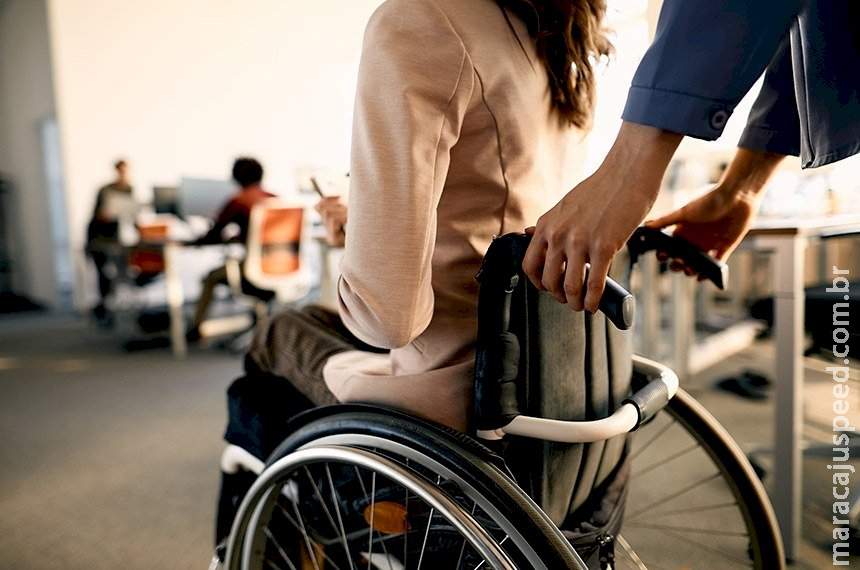 Acompanhante de idoso e pessoa com deficiência passa a ter atendimento prioritário