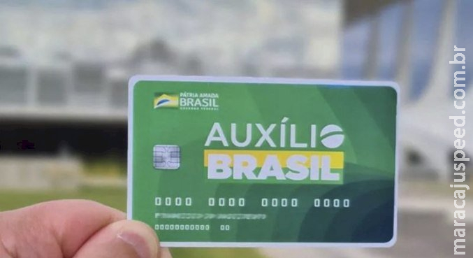 Auxílio Brasil terá cartão com chip e função para compras no débito Auxílio Brasil terá cartão com chip e função para compras no débito