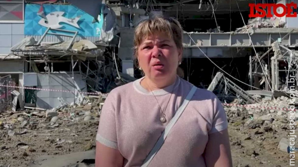 Bombardeio russo mata 5, fere 12 e destrói supermercado em Kharkiv Bombardeio russo mata 5, fere 12 e destrói supermercado em Kharkiv