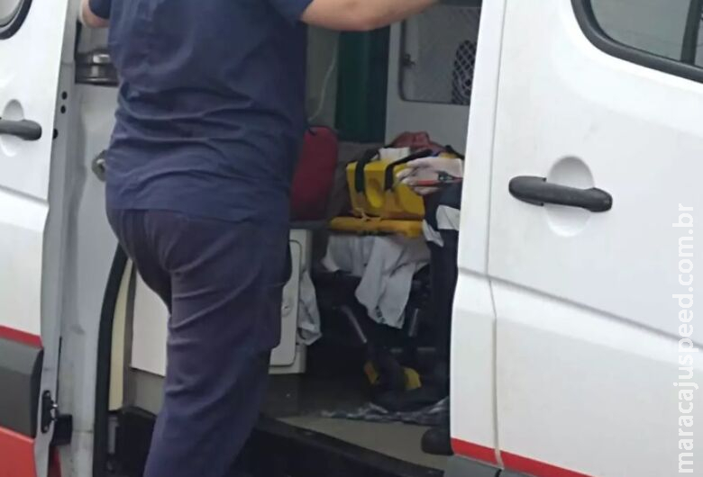 Briga entre primos termina com adolescente esfaqueado no pescoço Briga entre primos termina com adolescente esfaqueado no pescoço