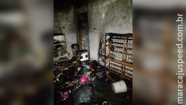 Brincadeira de criança com fósforo provoca incêndio em casa Brincadeira de criança com fósforo provoca incêndio em casa