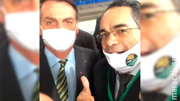Câmara concede Moção de Congratulação ao presidente Bolsonaro Câmara concede Moção de Congratulação ao presidente Bolsonaro