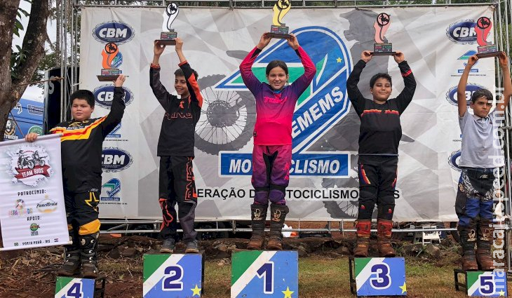 Disputas off-road movimentam Cassilândia durante 3ª etapa do Motocross Disputas off-road movimentam Cassilândia durante 3ª etapa do Motocross