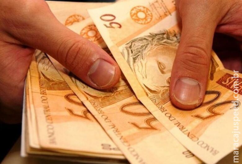 Governo libera primeira parcela do 13º em julho Governo libera primeira parcela do 13º em julho