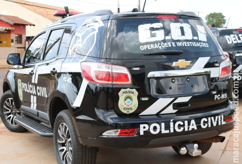 Homem é preso por furto e mulher por porte ilegal de arma de fogo