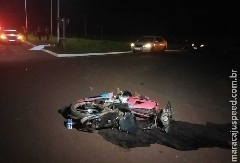 Homem morre ao bater moto contra poste na avenida Guaicurus