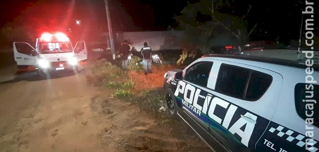 Homem não identificado é encontrado morto em terreno baldio Homem não identificado é encontrado morto em terreno baldio