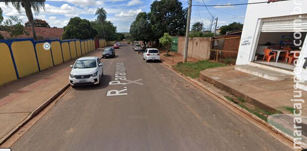 Homem persegue adolescentes e tenta agredir policiais em Campo Grande Homem persegue adolescentes e tenta agredir policiais em Campo Grande
