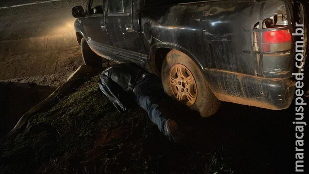 Homem vai urinar e morre atropelado pela própria caminhonete em Bandeirantes Homem vai urinar e morre atropelado pela própria caminhonete em Bandeirantes