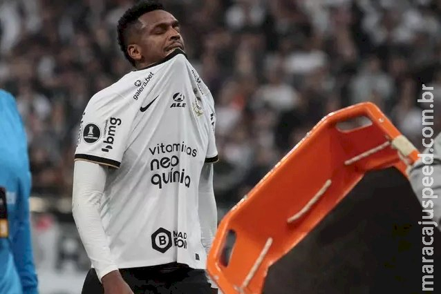 Jô e Corinthians rescindem contrato após noitada no pagode