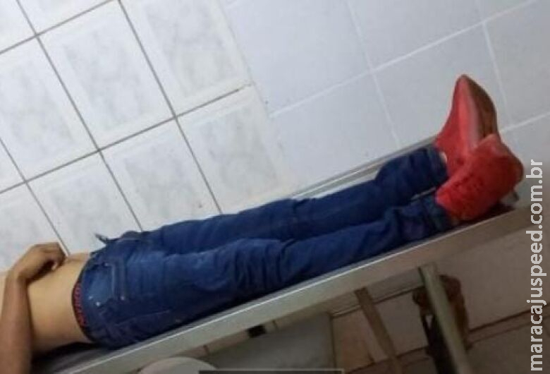 Jovem é assassinado na região de fronteira com facada no coração Jovem é assassinado na região de fronteira com facada no coração