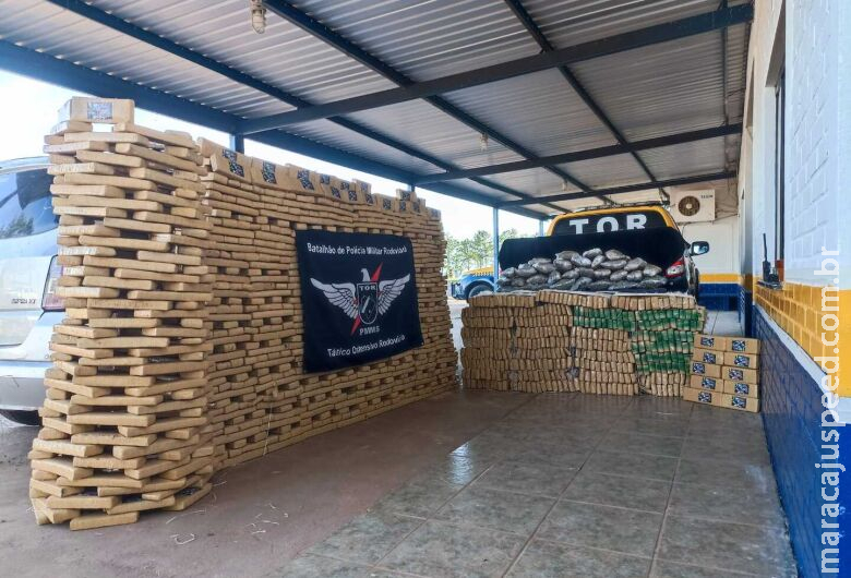 Mais de uma tonelada de maconha é apreendida em região de fronteira Mais de uma tonelada de maconha é apreendida em região de fronteira