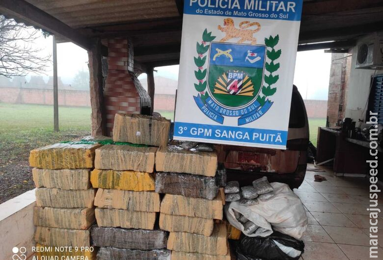 Motorista abandona mais de uma tonelada de maconha para fugir de abordagem Motorista abandona mais de uma tonelada de maconha para fugir de abordagem