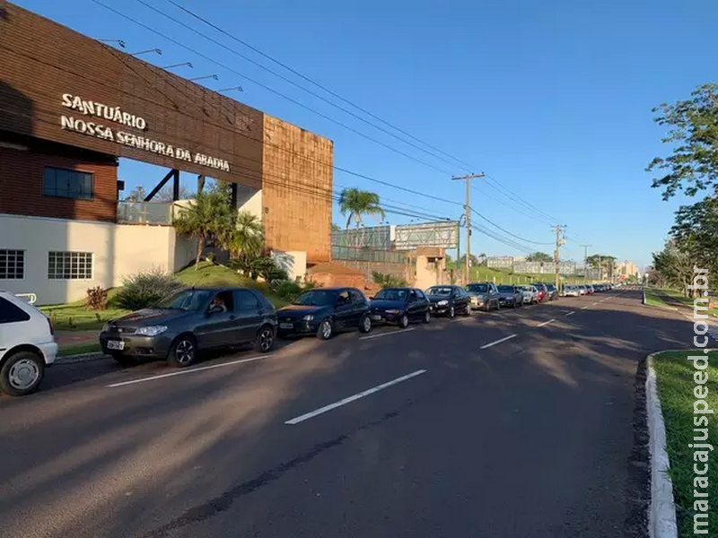 Motorista fica 14h em fila para conseguir abastecer com gasolina a R$ 4,50 Motorista fica 14h em fila para conseguir abastecer com gasolina a R$ 4,50