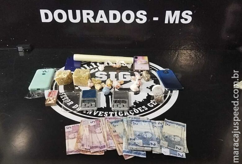 Mulher é presa em flagrante por tráfico de drogas na área central de Dourados Mulher é presa em flagrante por tráfico de drogas na área central de Dourados