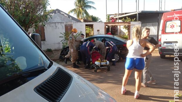 Mulher passa mal e carro se desgoverna no Stº Antônio; filha de 7 anos corta o rosto