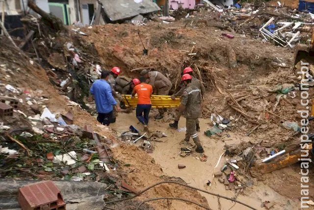 Pernambuco divulga nomes das vítimas das chuvas; mortos chegam a 128