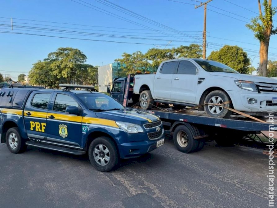 PRF recupera na BR-267 caminhonete furtada em SP que seria levada para Dourados PRF recupera na BR-267 caminhonete furtada em SP que seria levada para Dourados